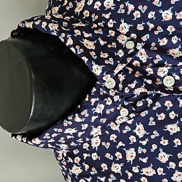 Gap Navy Blue Floral Print Button Down Slim Fit Short Sleeve Shirt - Picture 4 of 9